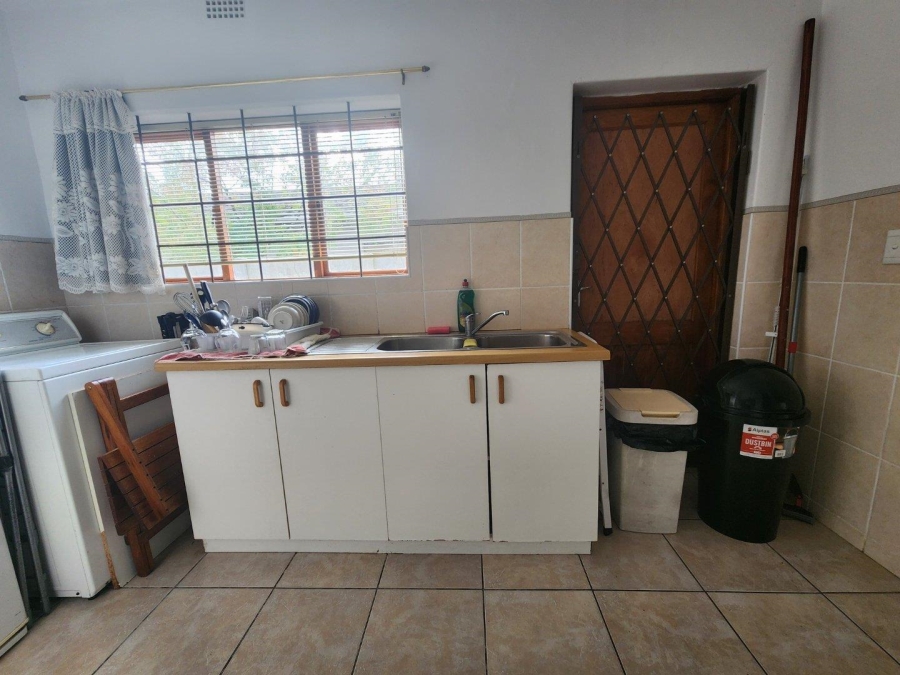 To Let 1 Bedroom Property for Rent in Flamingo Vlei Western Cape
